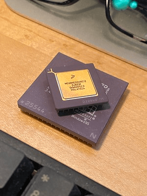 microprocesseur Motorola MC68HC000RC12